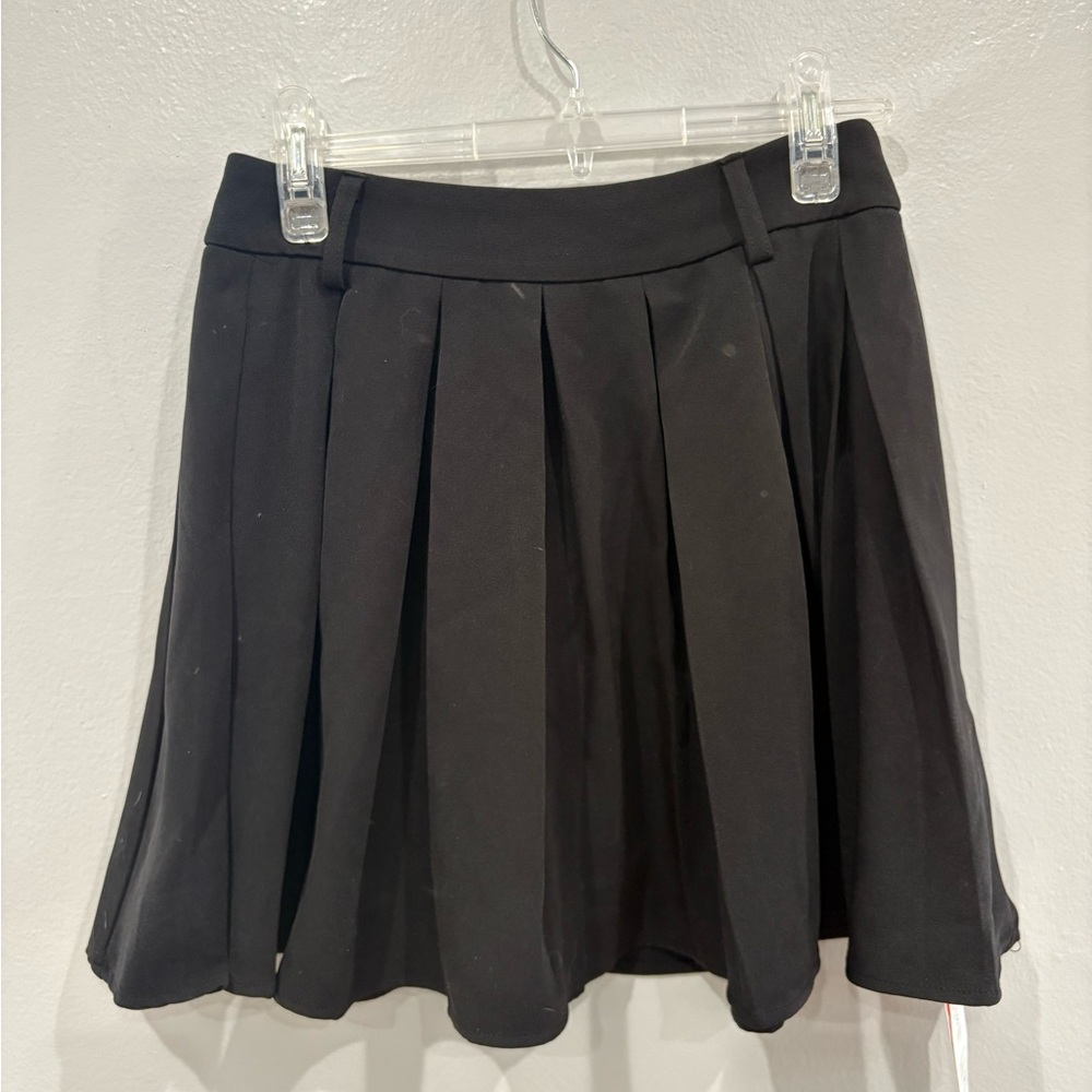 Cider Black Pleated Skirt